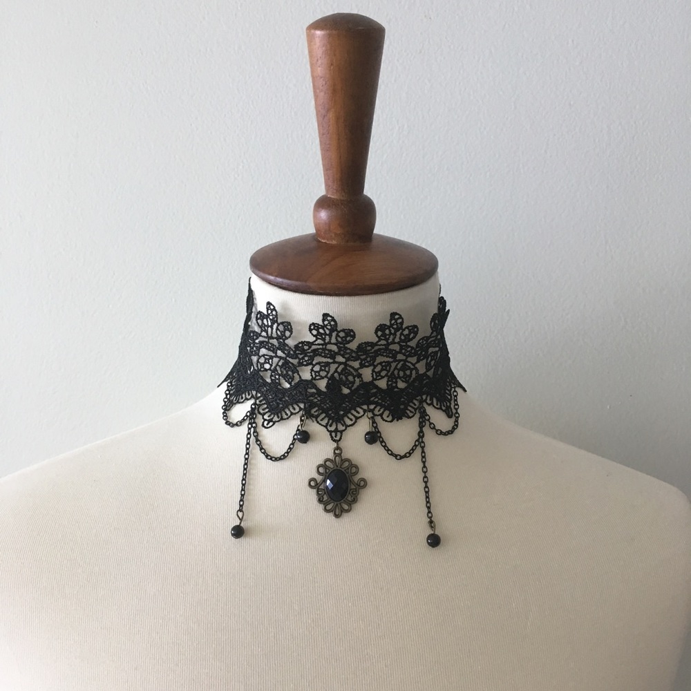Vintage choker